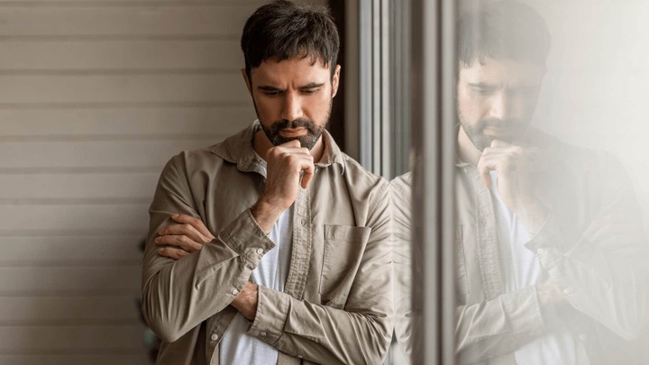 strange behaviors that perplex women most about men man thinking as strange behavior