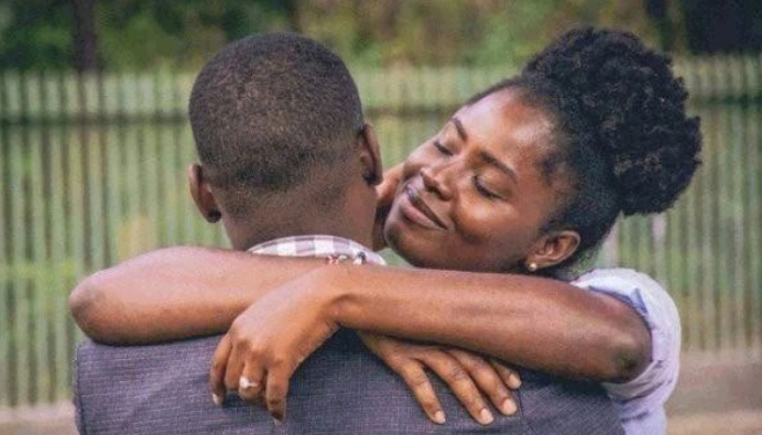 Dear Men A Woman Is Madly In love With You When She Does The Following Things