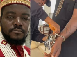 E Dey Show: Viral Video Shows Moment Policeman Removes A Handcuff And Replaced It With Two Handcuffs