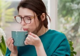Here are Benefits of Drinking Hot Water First Thing in the Morning on an Empty Stomach