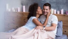 5 Signs Your Girlfriend Is Struggling To Love You Back