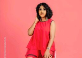 Azeezat: I'm A Muslim, But I Stopped Covering My Hair When Actors Gave Me Only Muslim Movie Roles