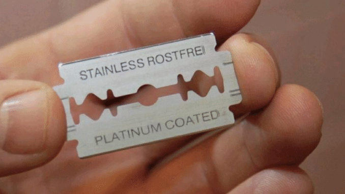 Why It Is Important for Motorists To Have a Razor Blade In Their Vehicles