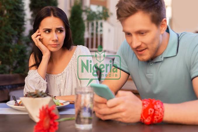 Ten 10 Signs She’s Just Not That Into You