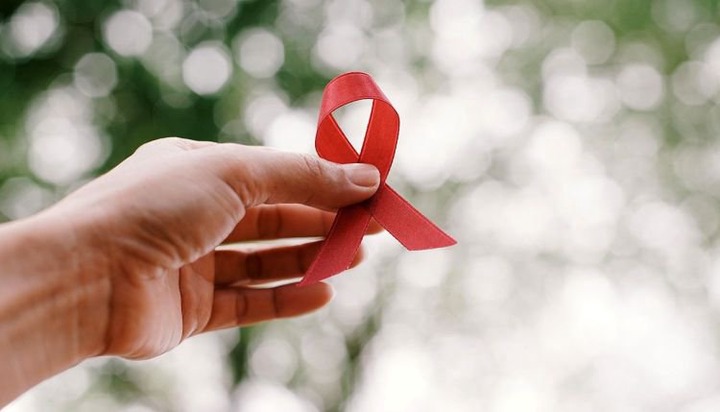 Ways by Which HIV Cannot Be Spread, Even When in Contact With an Infected Individual