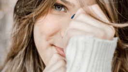 Dear men:These are 5 ways to know that a woman secretly admires you (MUST SEE)
