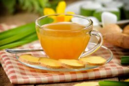 BREAKING: Soak Ginger And Garlic In Cold Water Overnight, Drink It To Cure The Following Health Condition