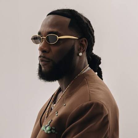 Video of Burna Boy receiving treatment while on tour