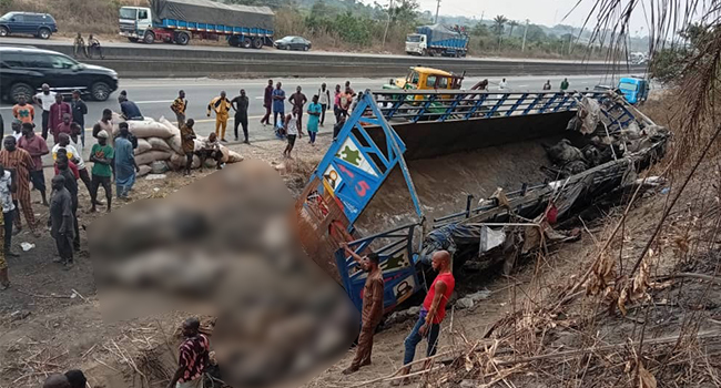 Six Dead, 23 Injured in LagosIbadan Expressway Crash